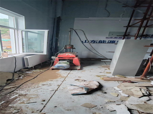 芦山地基基础下沉墙体裂缝加固注浆顶升施工